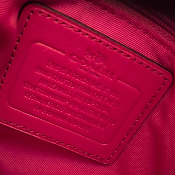 Coach Vintage  Fuchsia Pleated Leather Shoulder/Crossbody - Picture 5 of 15